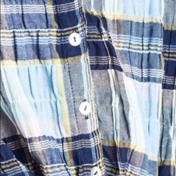 Lightweight Plaid Twist Front Top - Picture 8 of 12